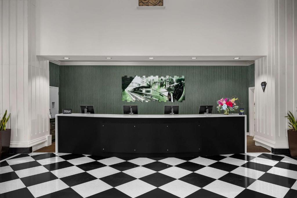 DoubleTree by Hilton Chicago O'Hare Airport-Rosemont photo