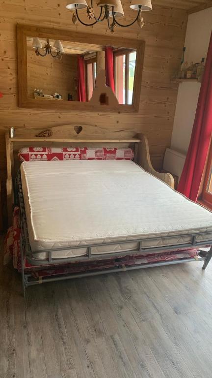 Postel nebo postele na pokoji v ubytování Appartement coeur de station Valfrejus 6 pers