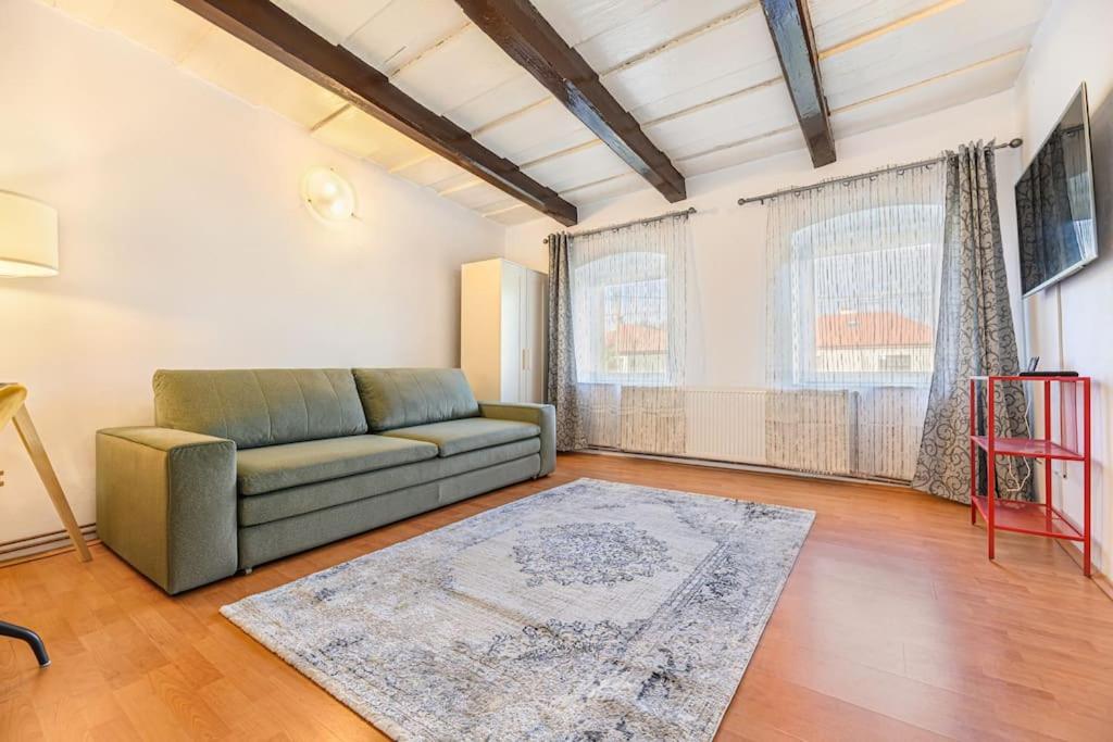 Posezení v ubytování Alexander House