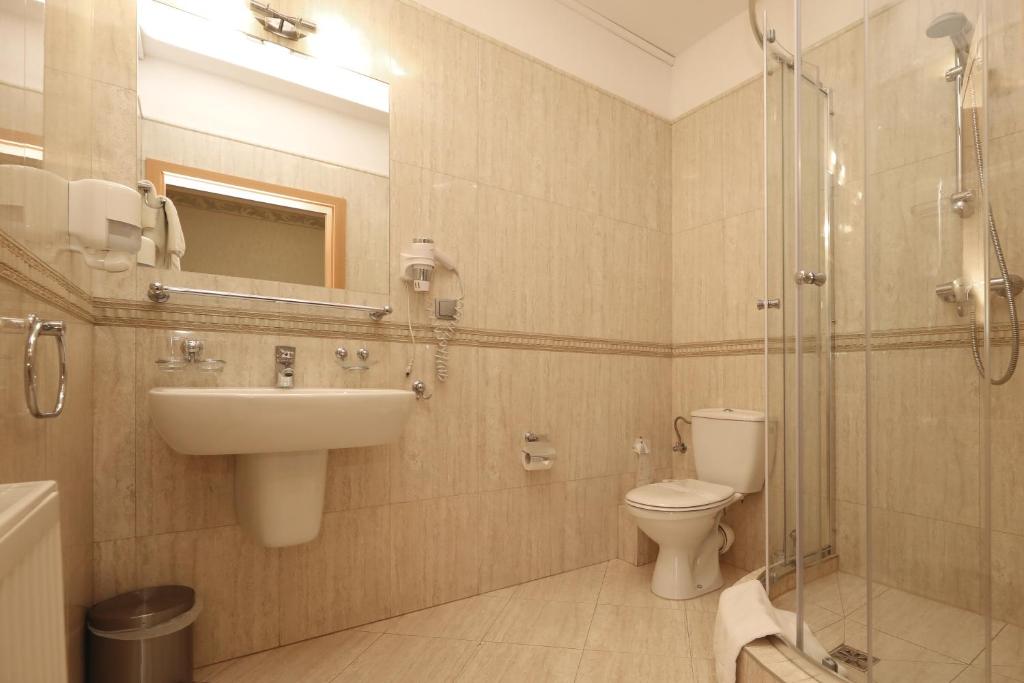 Bialy Dom Henlex Hotel Restauracja - Resim 39