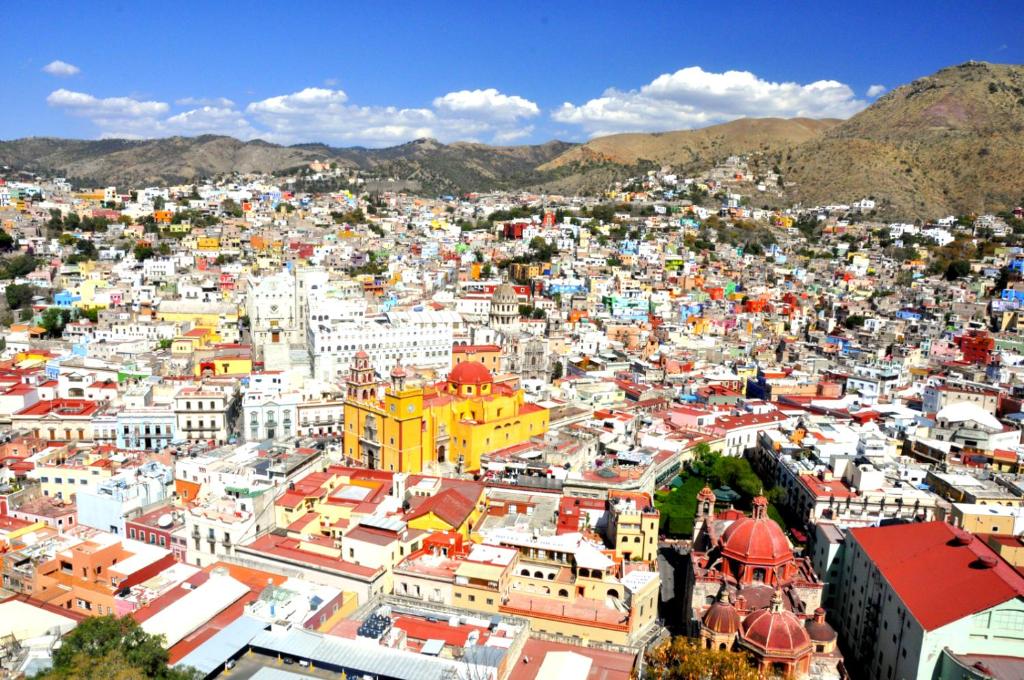 Nespecifikovaný výhled na destinaci Guanajuato nebo výhled na město při pohledu z hotelu