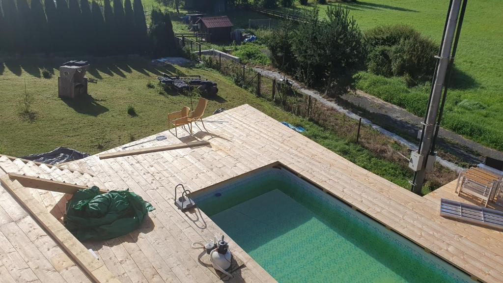 Bazén v ubytování Beskydy Areal nebo v jeho okolí