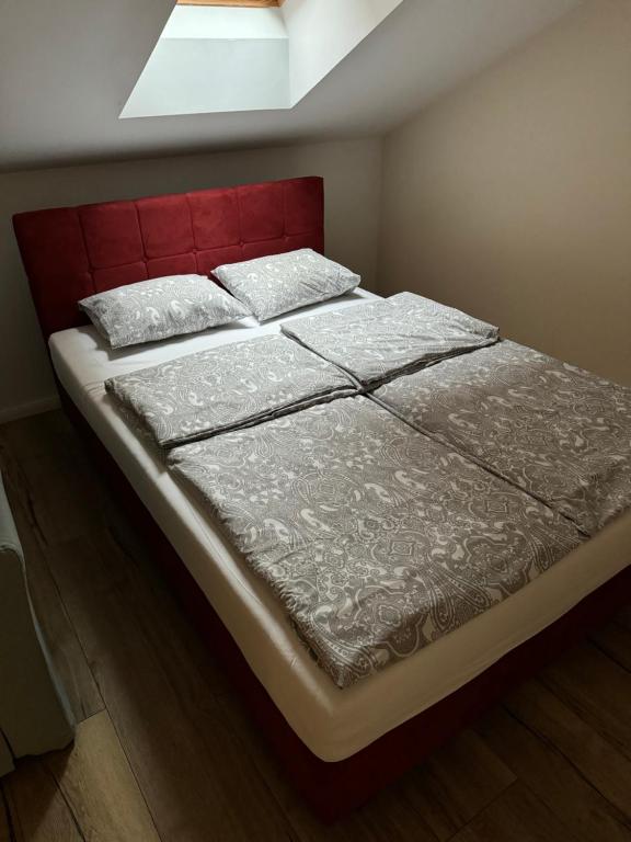 Postel nebo postele na pokoji v ubytování Apartamenty Ceglane