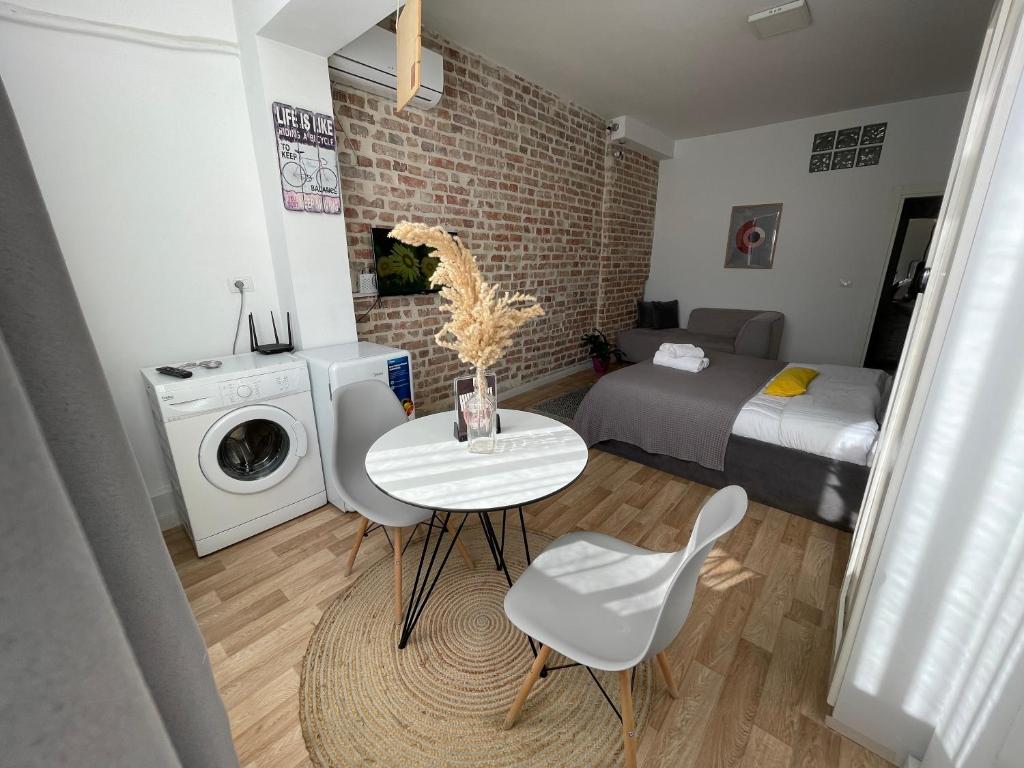 Bricks Studio Apartments - Image 5