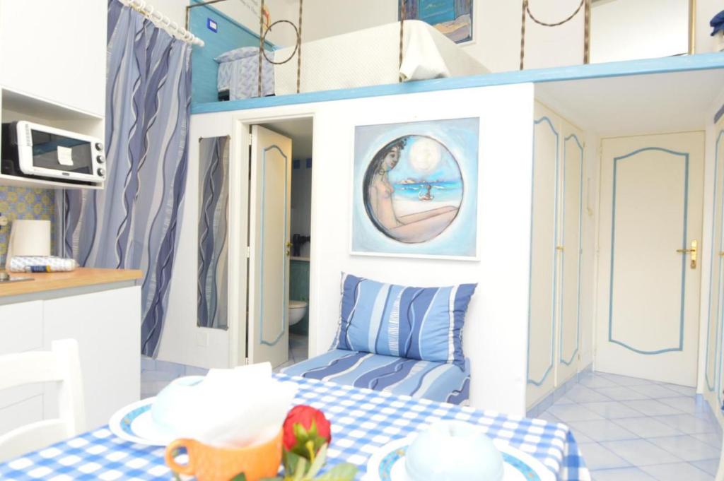 Central Studio Capri - Hizvo