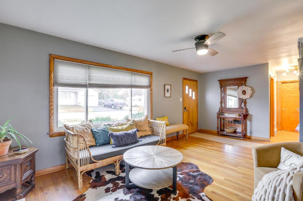 Fotografie z fotogalerie ubytování Charming Arnold Home with Patio and Chicken Coop! v destinaci Arnold