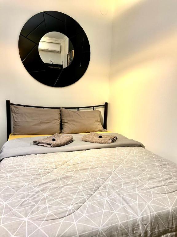 FIFTY SHADES OF BLACK - 7