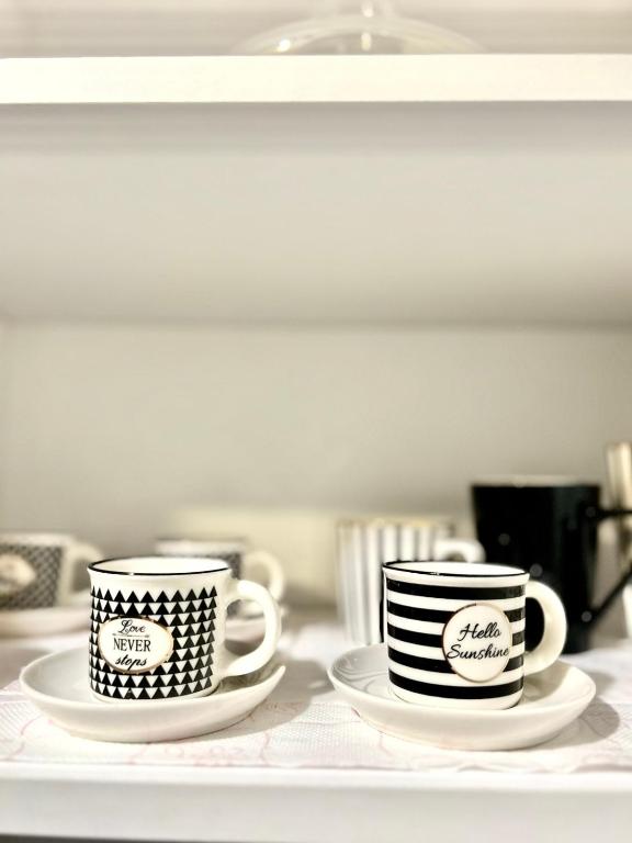 FIFTY SHADES OF BLACK - 10