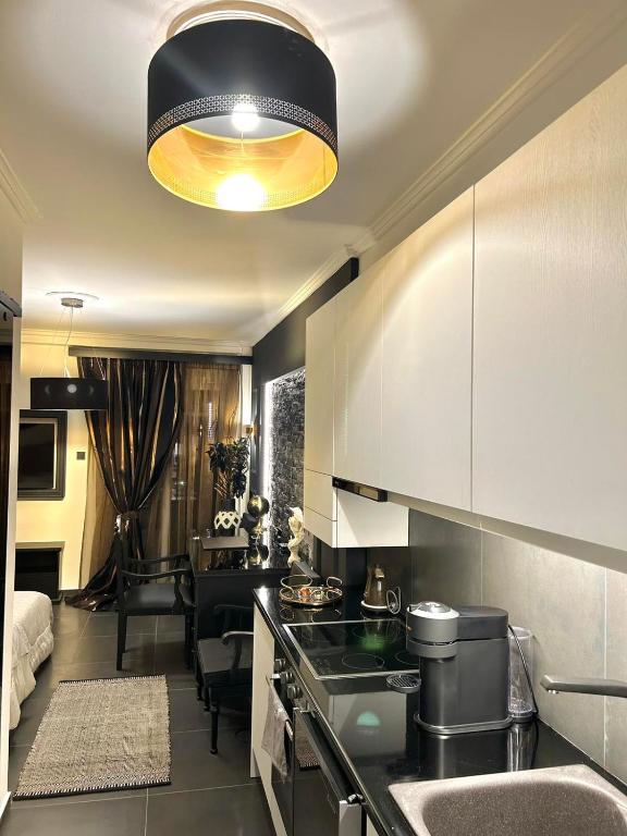 FIFTY SHADES OF BLACK - 12