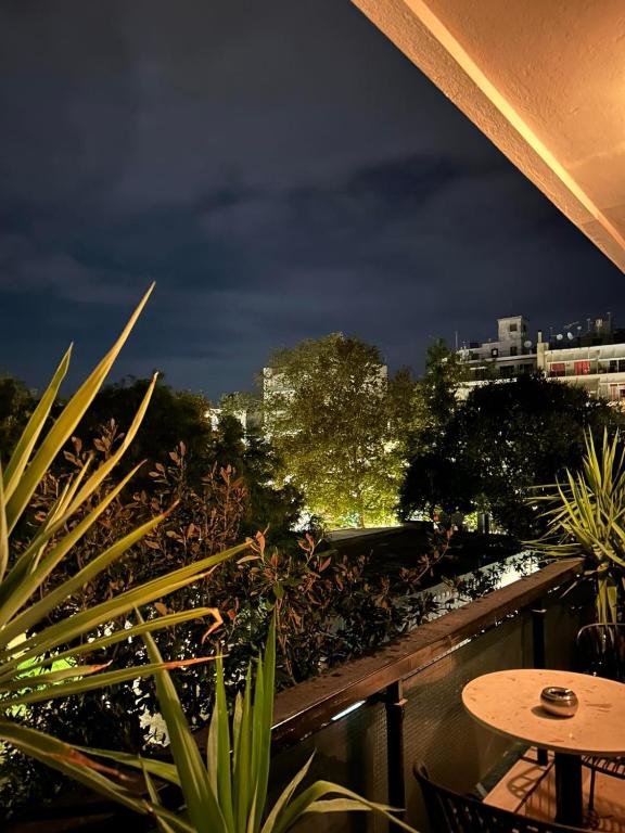 FIFTY SHADES OF BLACK - 14