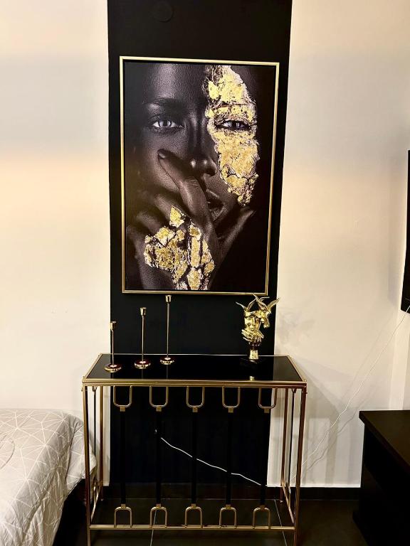 FIFTY SHADES OF BLACK - 5