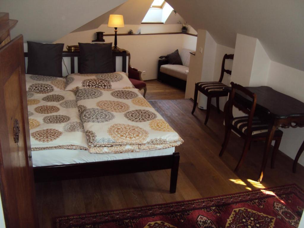 Castle Kaštieľ Kotešová - Triple Room With Garden View