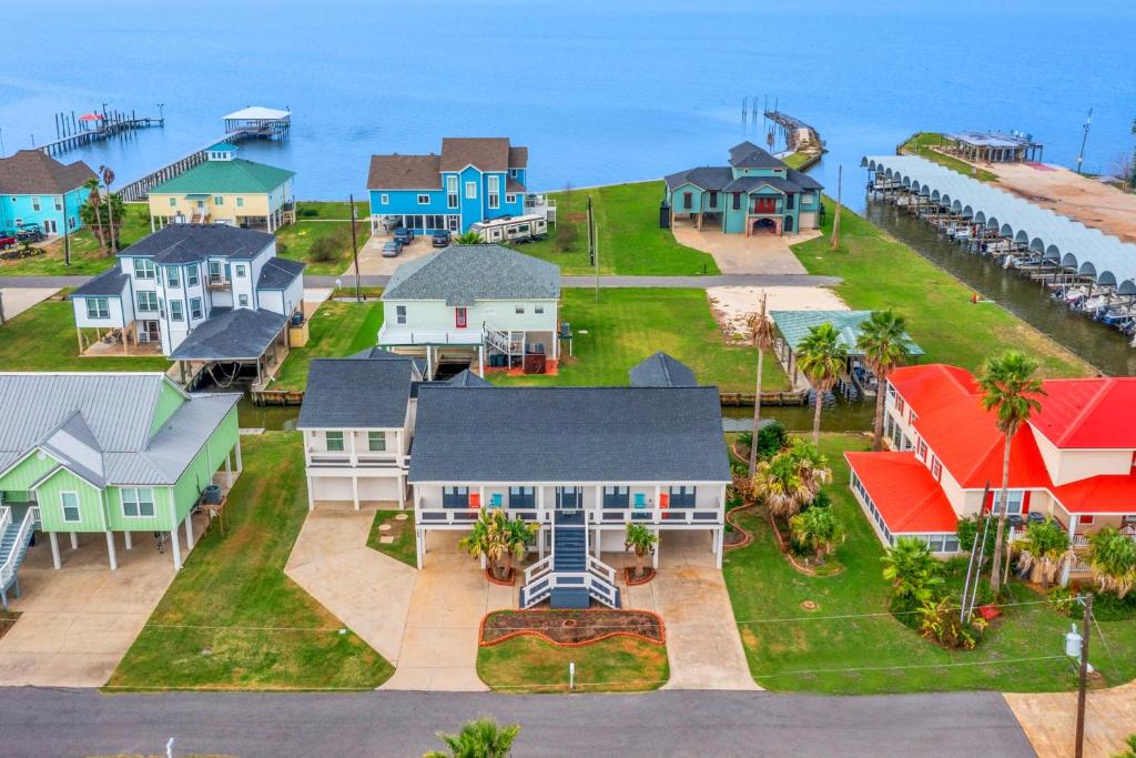 an aerial view of a resort at The Boating, Fishing, and Gaming Retreat in Hackberry