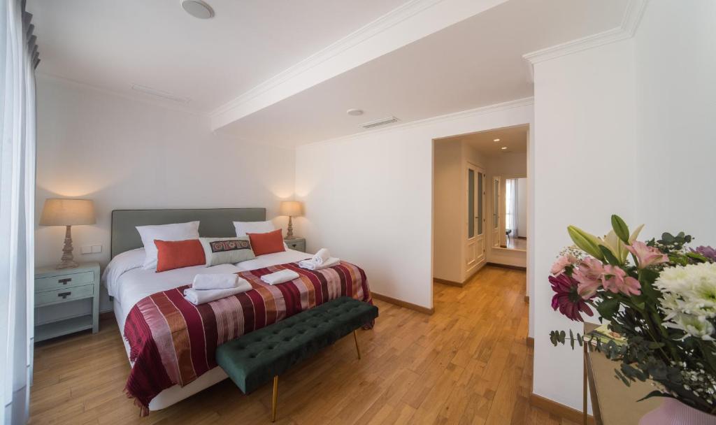 REY DE SEVILLA FLATS - Arenal