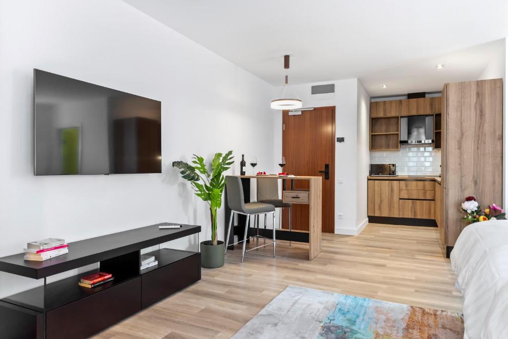 One88 Apartments - 豪华双或双室和阳台