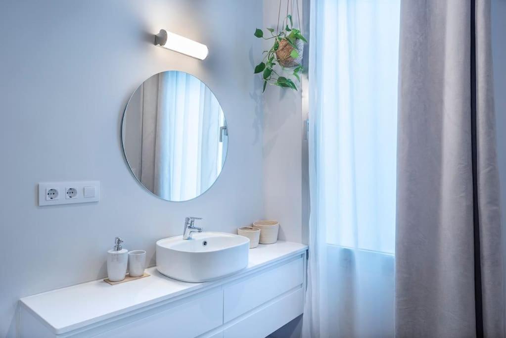 Kép Precioso apartamento nuevo en Sevilla Centro 6 PAX WIFI szállásáról Sevillában a galériában