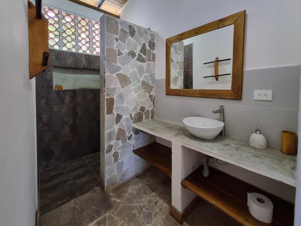 Koupelna v ubytování Casas La Floristería