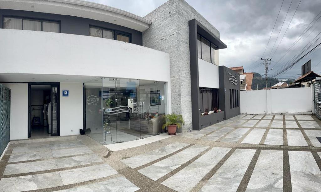 Budova, kde se hotel nachází