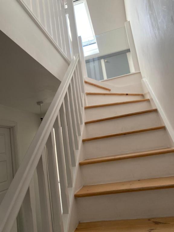 Las Olas Entire home with hot tub, Tythegston (updated prices 2024)