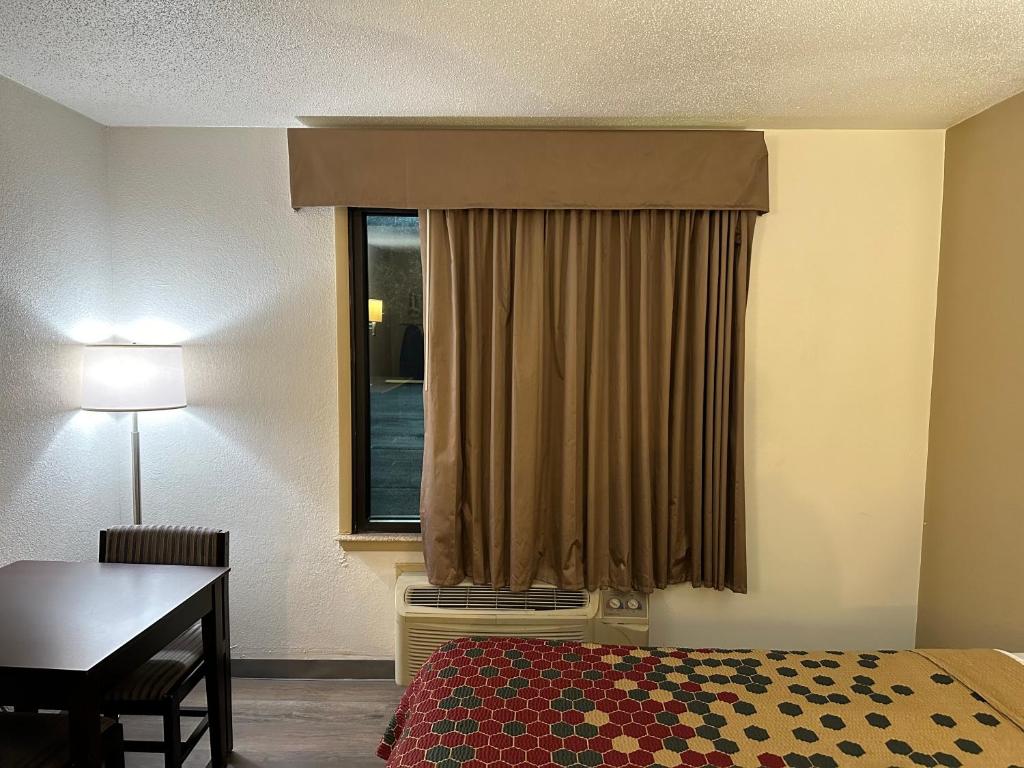 Krevet ili kreveti u jedinici u okviru objekta Econo Lodge Scranton near Montage Mountain