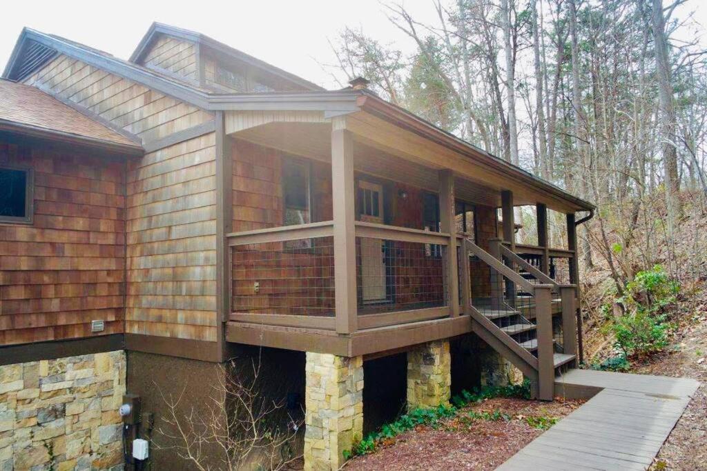Entire 3 Bedroom Home in Rumbling Bald Resort, Lake Lure (updated