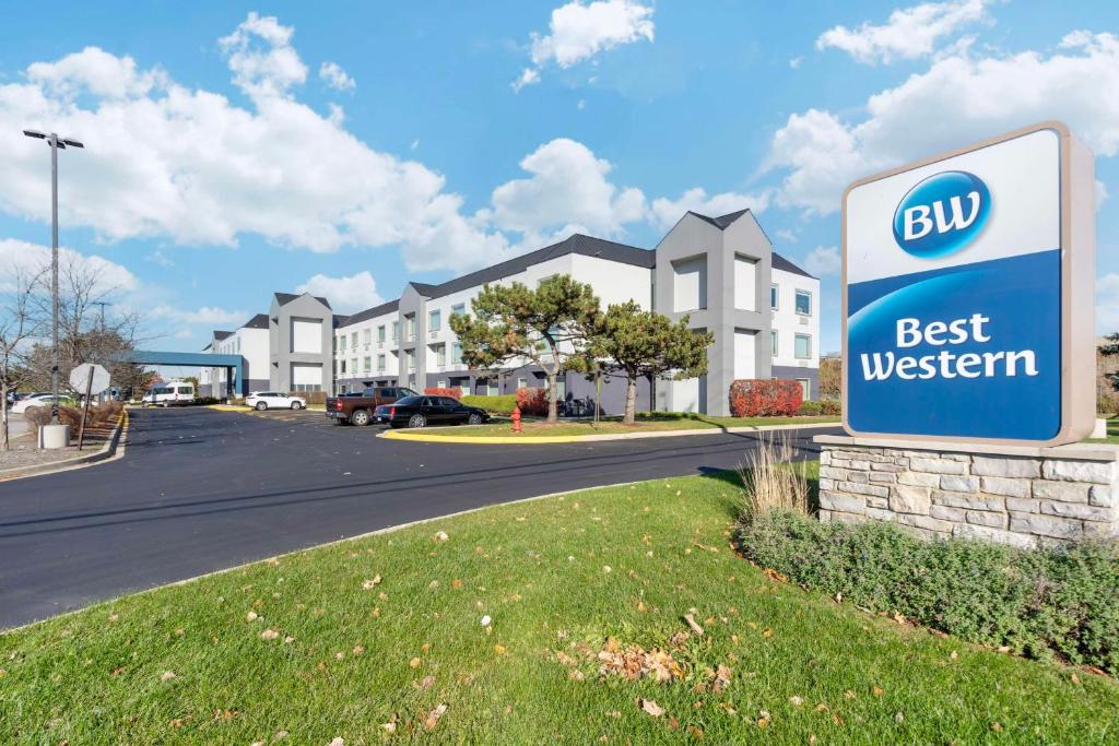 Best Western Glenview - Chicagoland Inn and Suites photo