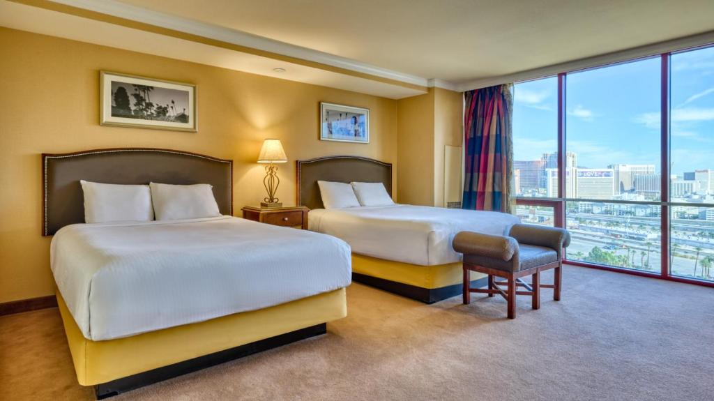 Rio Hotel & Casino, a Destination by Hyatt Hotel - Queen Room With Two Queen Beds