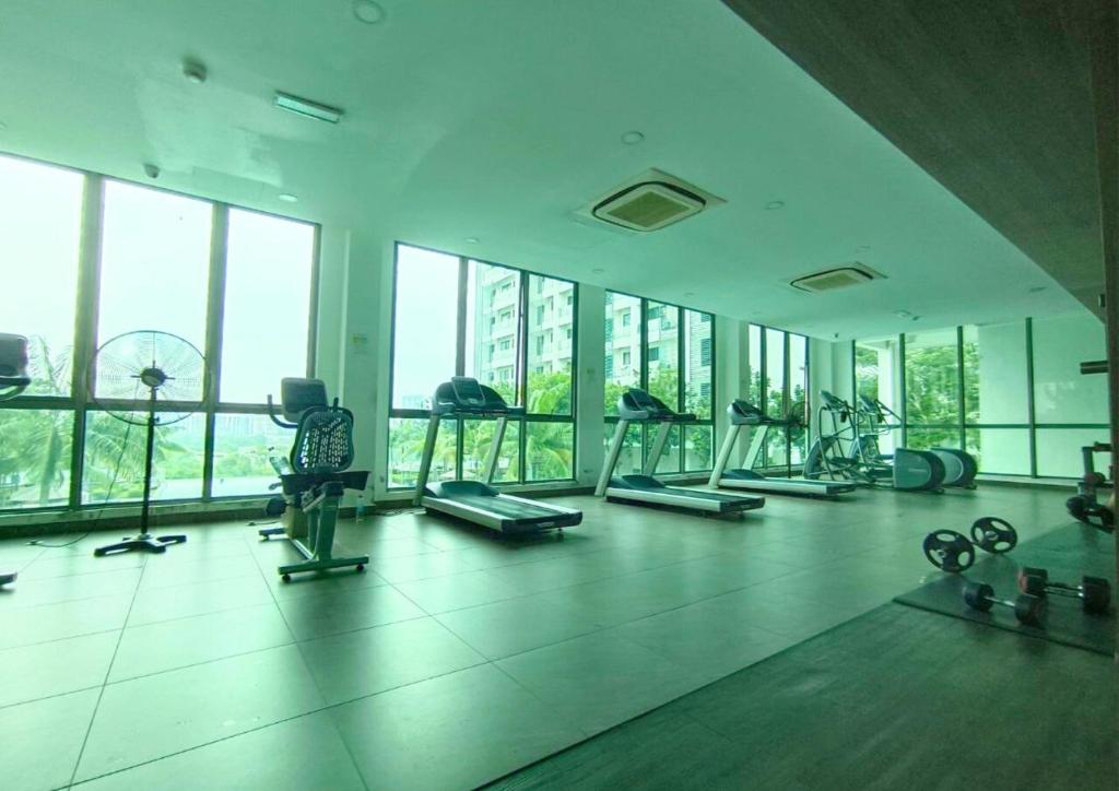 Fitness centrum a/nebo fitness zařízení v ubytování Cozy Cybersquare Ensuite with Pool View #CS1