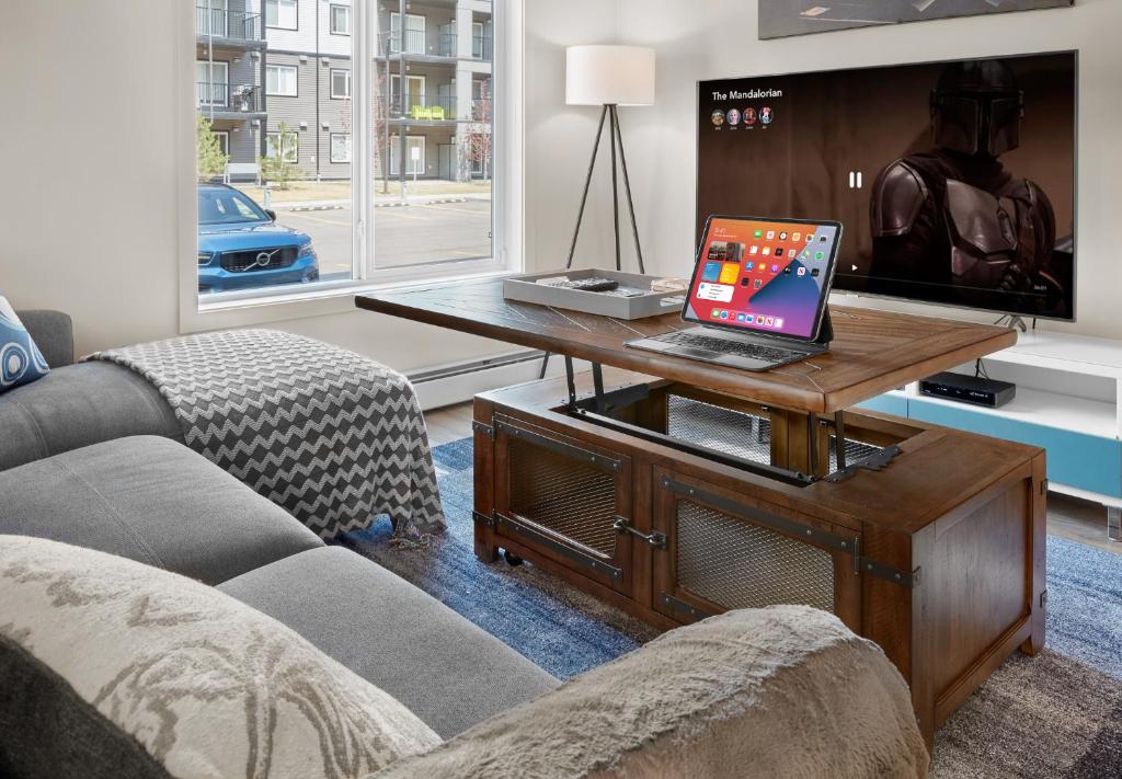 TV a/nebo společenská místnost v ubytování 5 STAR Business Luxury Homeshare