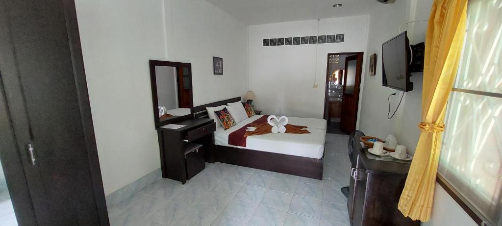 Jungle Village Bungalow - 9