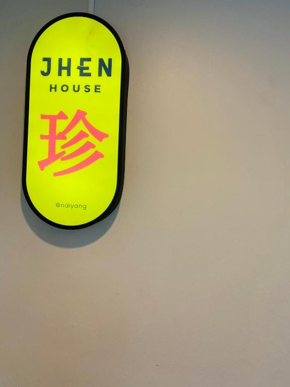 Certifikát, hodnocení, plakát nebo jiný dokument vystavený v ubytování Jhen House