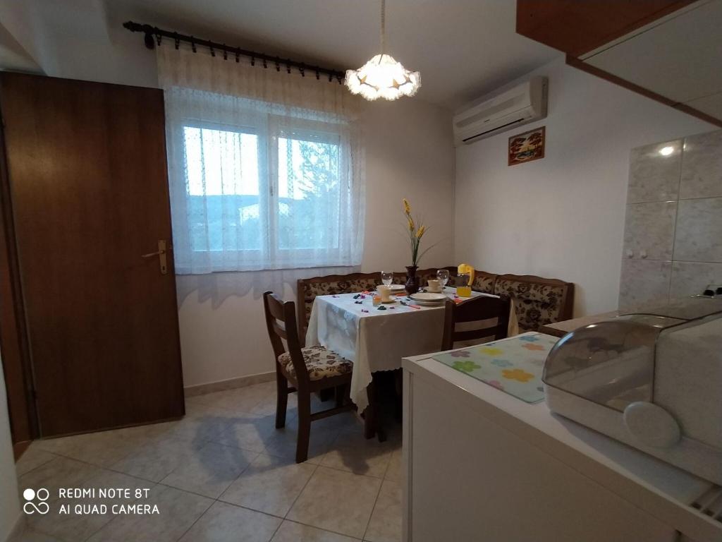 Fotografia z galérie ubytovania Charming Apartment in Vinisce with Jetty v destinácii Vinišće