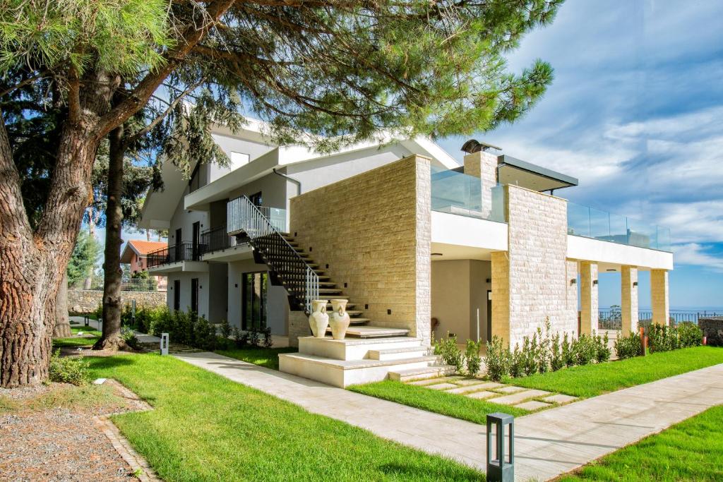 Villa Rita Pool & Spa