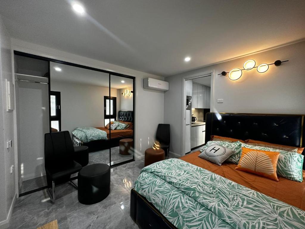 Luxury Suite in Canberra, Macgregor (updated prices 2024)