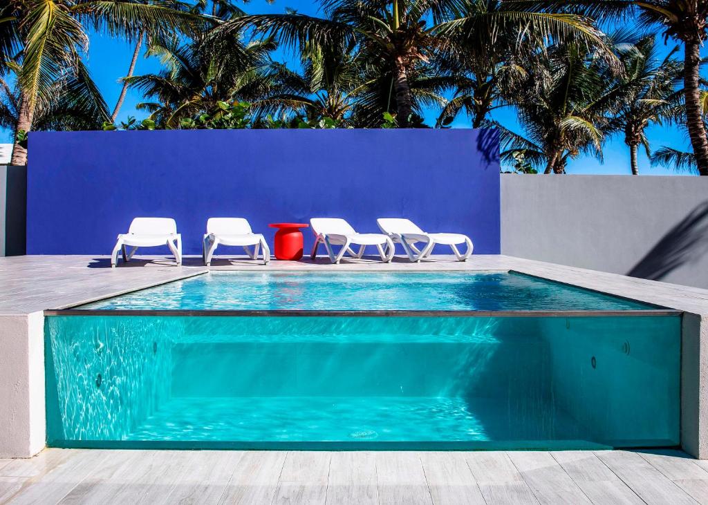 Piscina di TRACADERO Beach Club & Holidays Rentals o nelle vicinanze