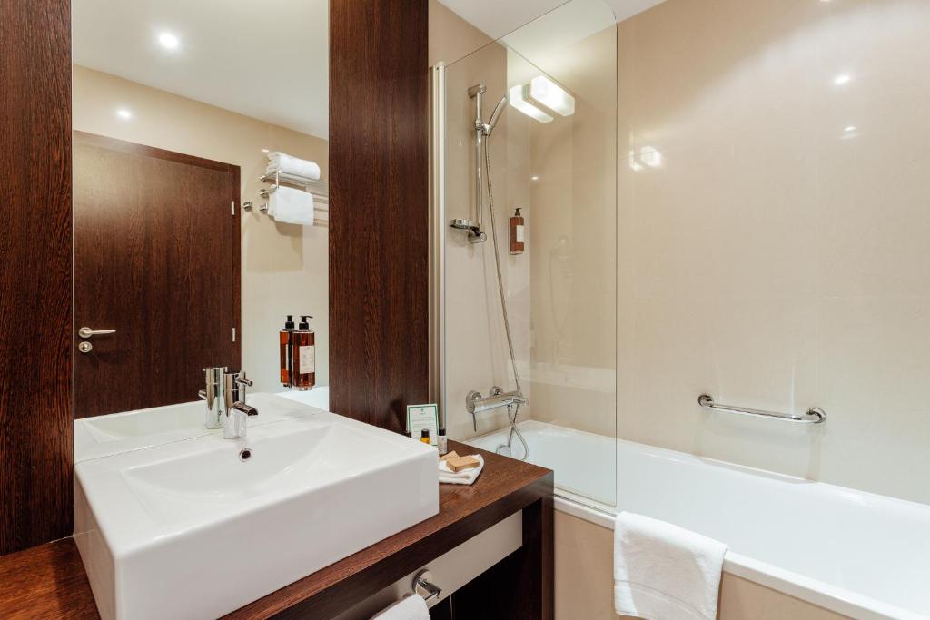 Holiday Inn Zilina, an IHG Hotel - 2 Single Standard Mountain View