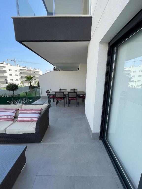 A balcony or terrace at Valentino Golf II Villamartin