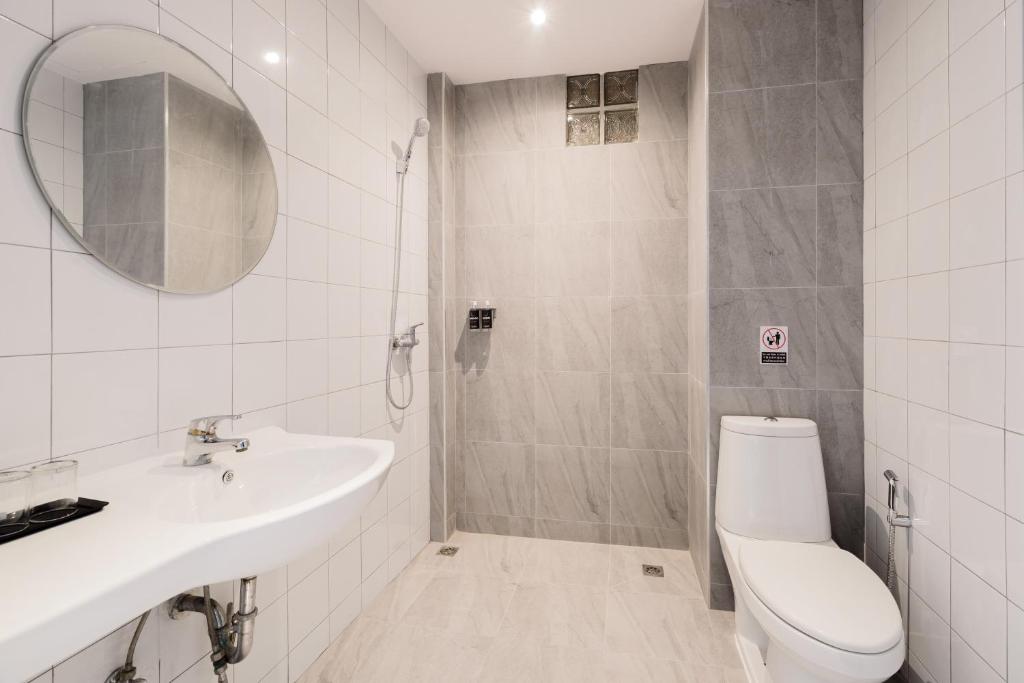Koupelna v ubytování Moon Budget Hotel