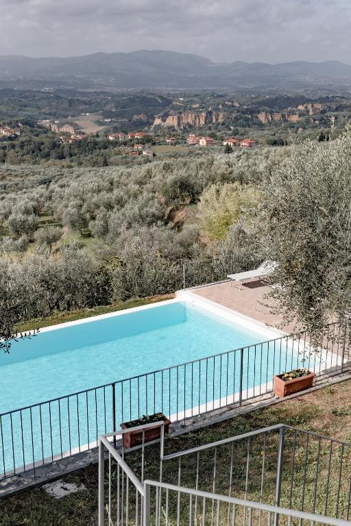 Bazén v ubytování Agriturismo Cafaggio Primo nebo v jeho okolí