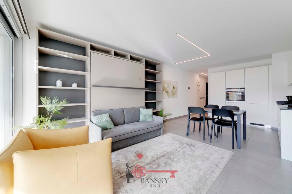 Kuchyň nebo kuchyňský kout v ubytování Favoloso e Moderno a Bellinzona -By EasyLife Swiss