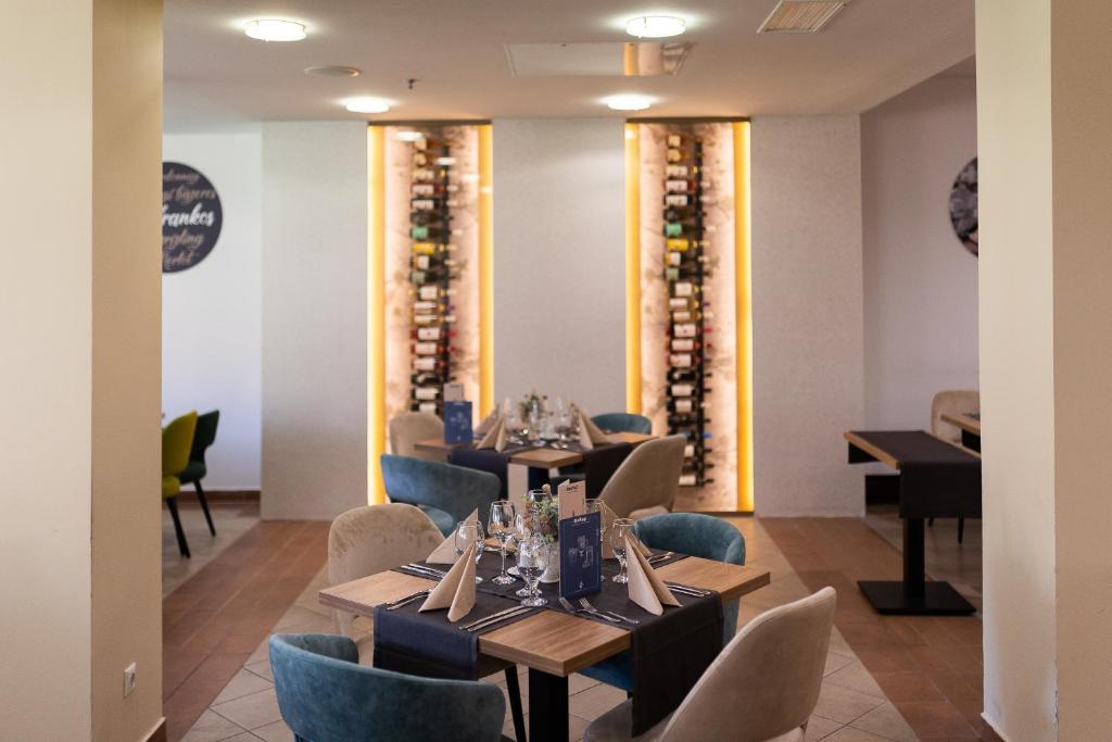 Posezení v ubytování Hotel Karos Spa