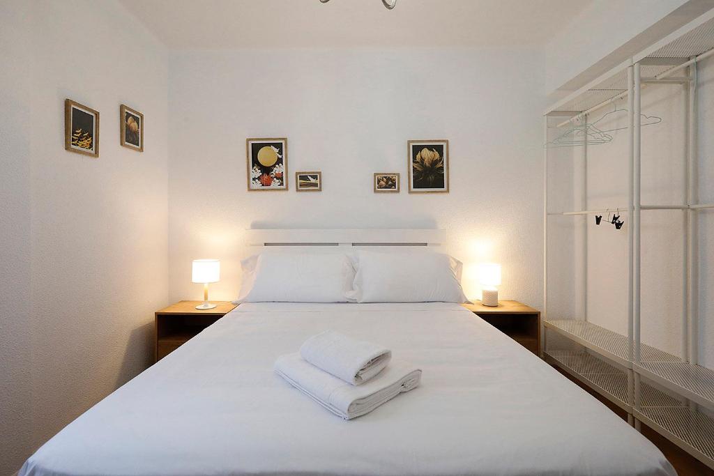 Postel nebo postele na pokoji v ubytování Oleta 9 Acogedor apartamento en San Sebastian