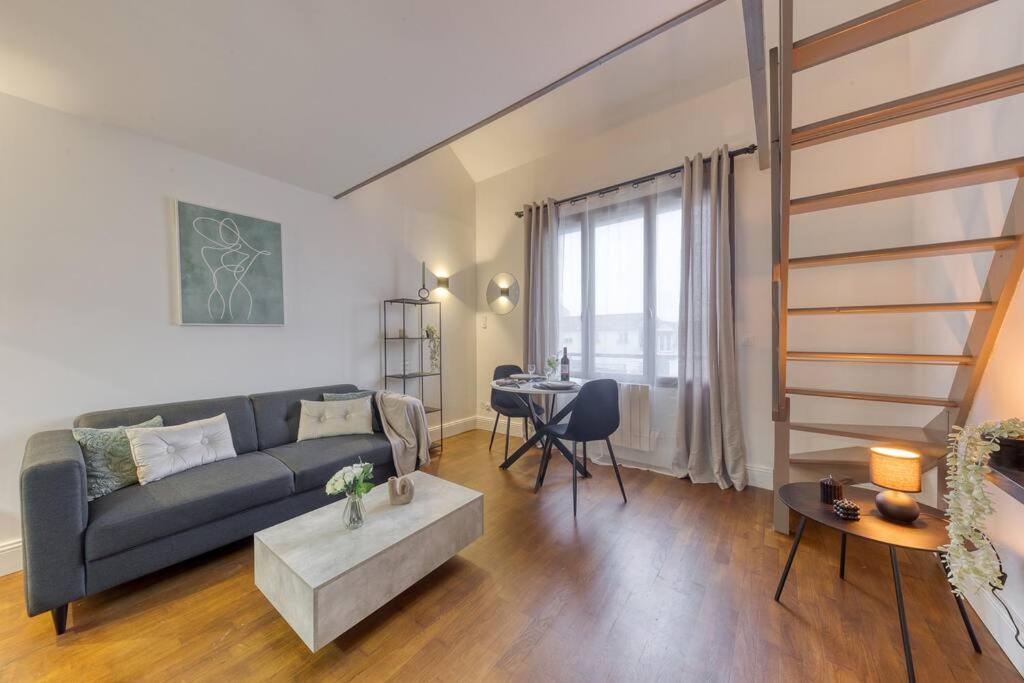 Chaleureux duplex 30min de Paris - Apartamento De Una Habitación