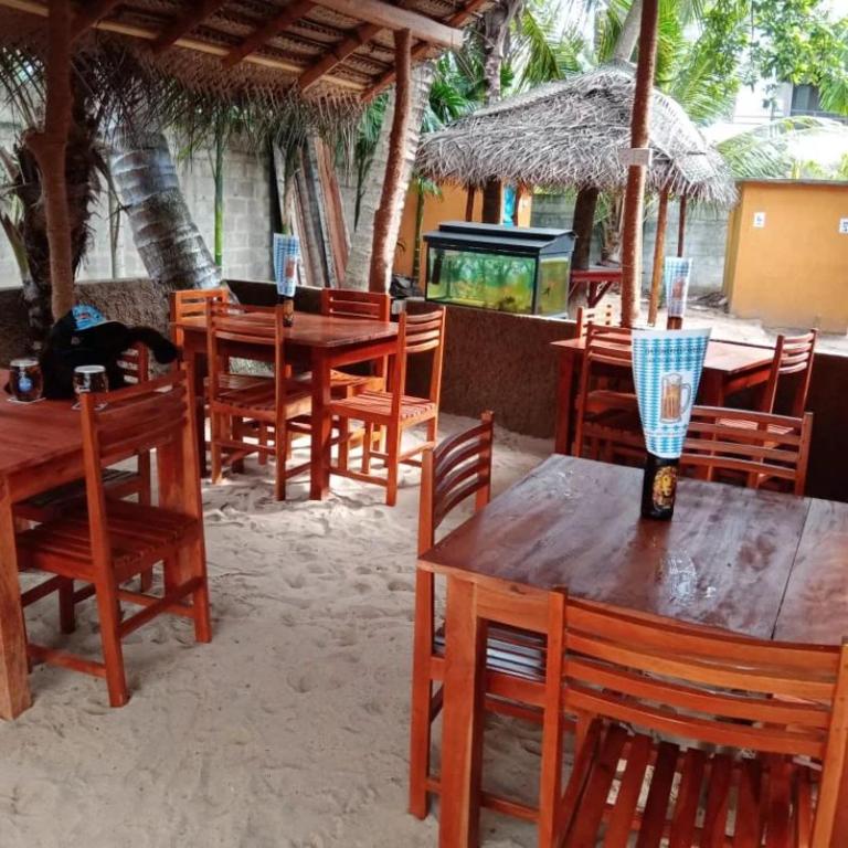 Restaurace v ubytování MENAKA HOMESTAY