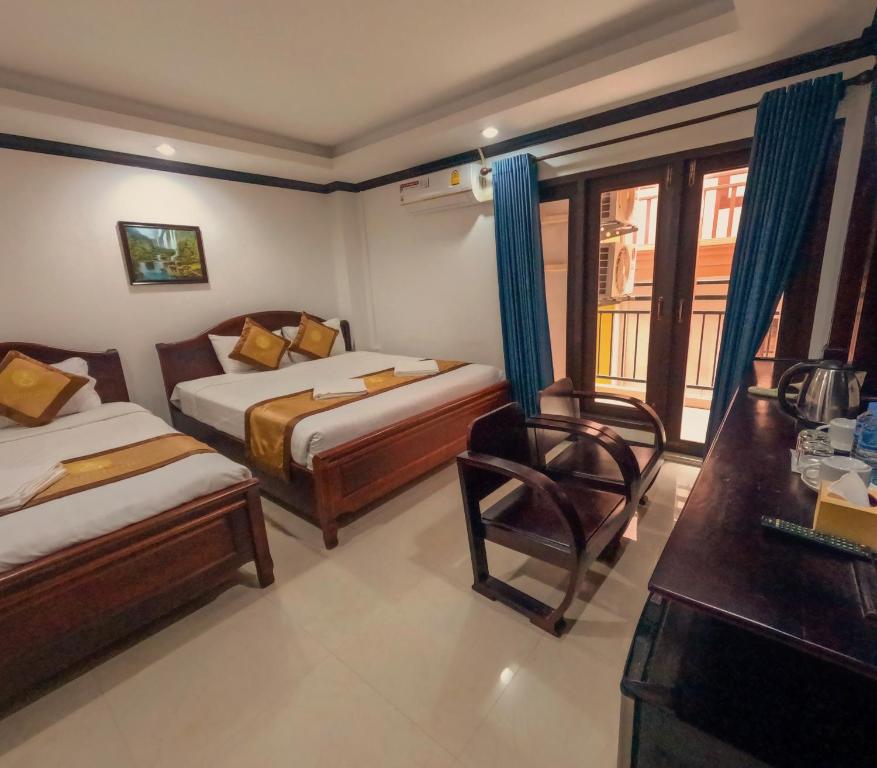 Vang Vieng Consiana Hotel - Deluxe Triple Room