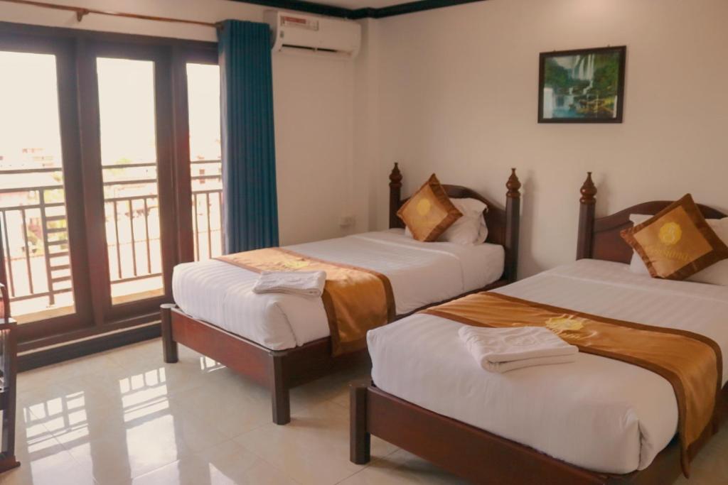 Vang Vieng Consiana Hotel - Camera Gemella Con Balcone