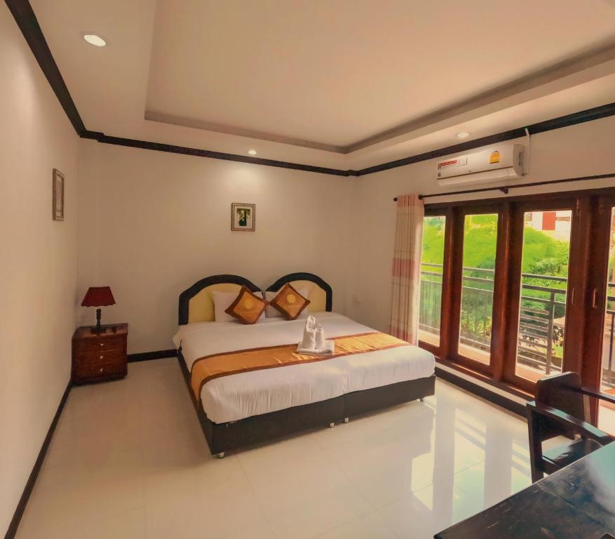 Vang Vieng Consiana Hotel - Camera Doppia Deluxe Con Balcone