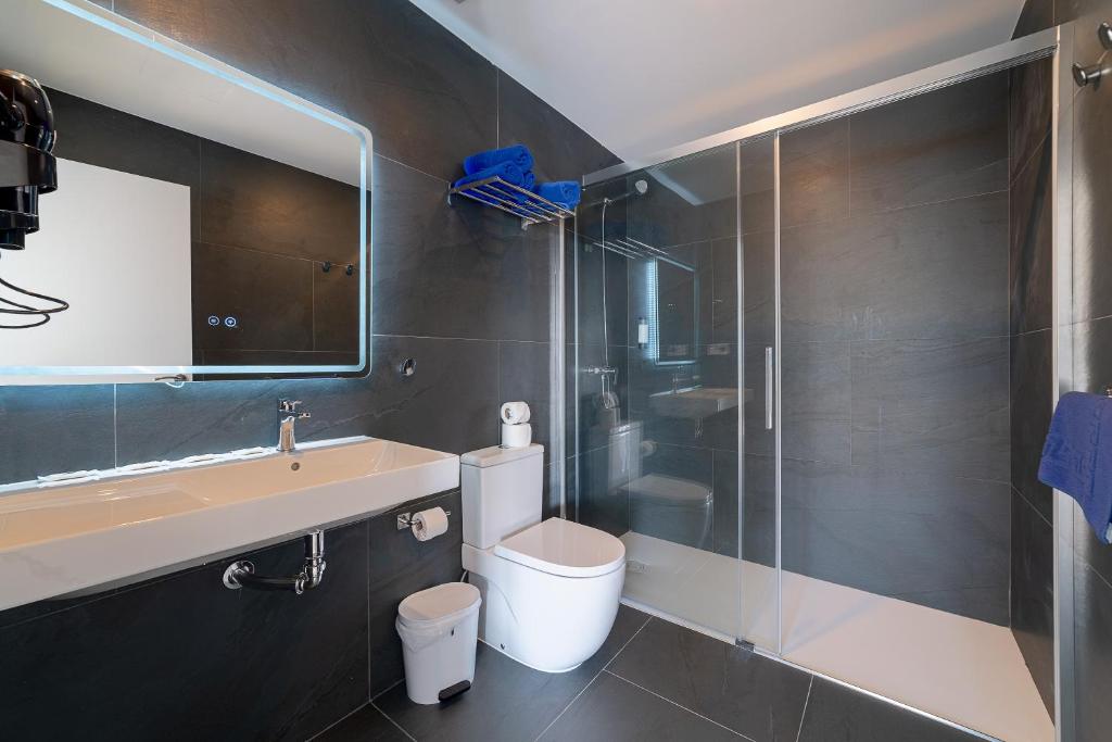 Koupelna v ubytování Rosamar Apartamentos