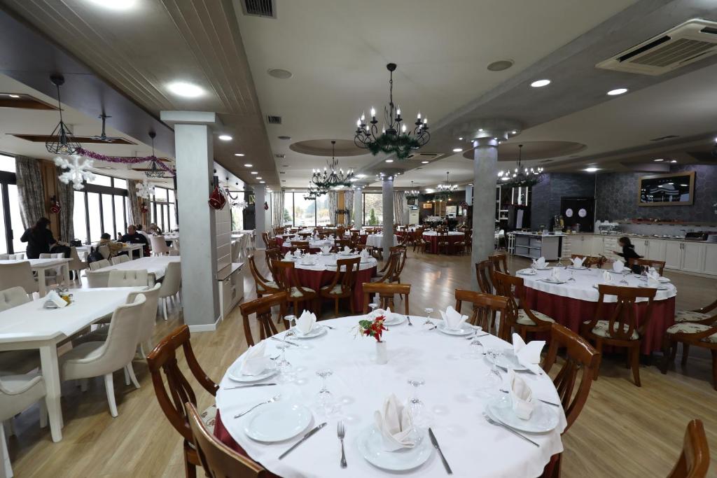 Restaurace v ubytování Hotel 1 Maji
