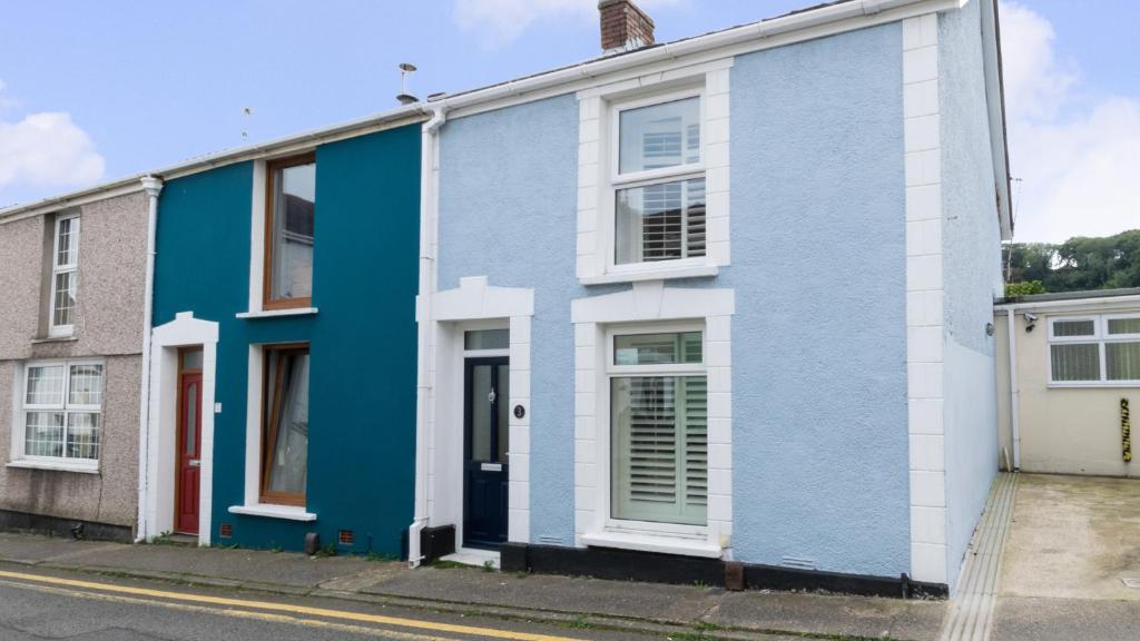 Gower Place, The Mumbles (updated prices 2024)